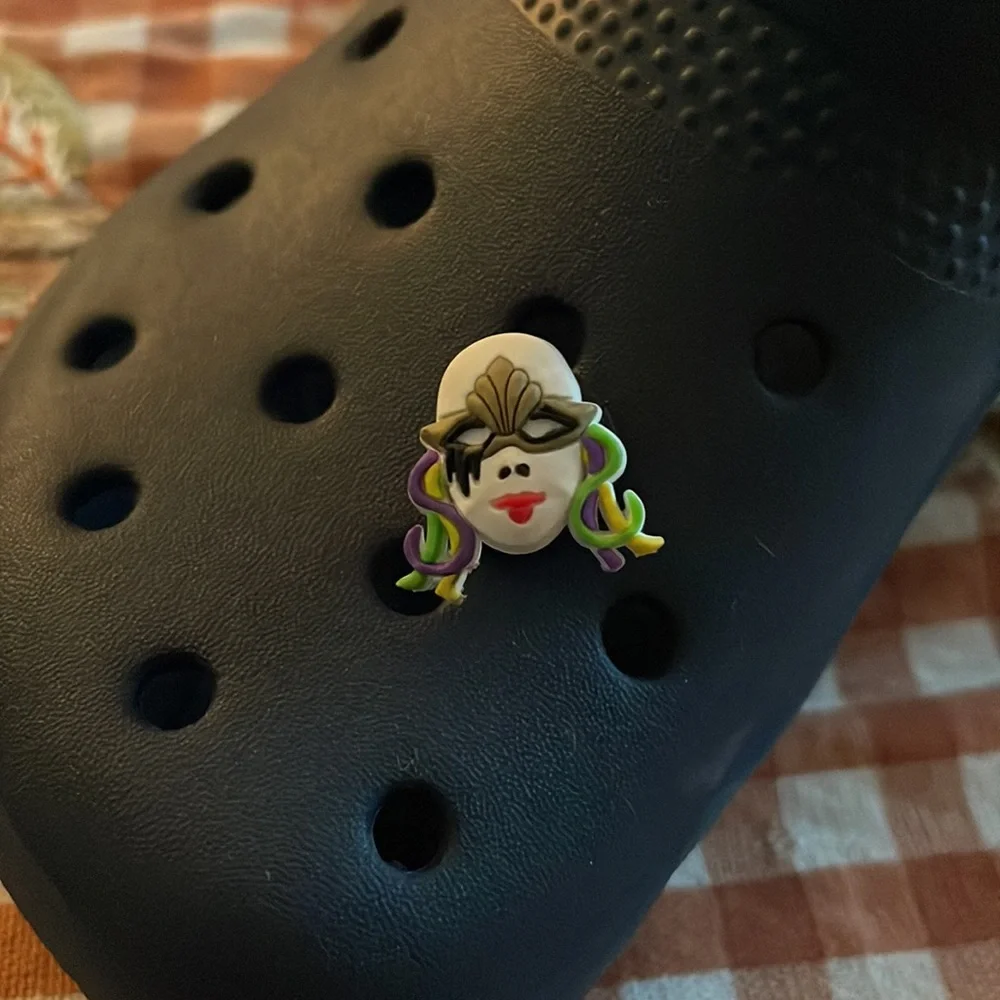 Jibbitz  Mardi Gras mask - Picture 2 of 4
